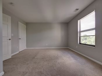 Living room at Boulder Pointe Apartments in Middletown, NY 10940